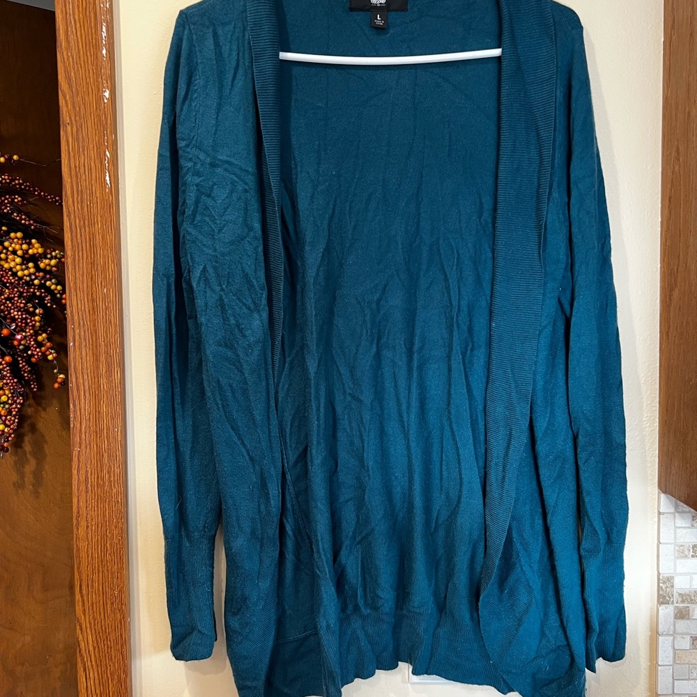 Women’s light weight cardigan